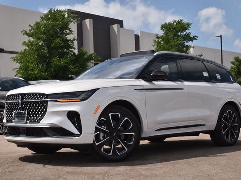 New 2026 Lincoln Nautilus Reserve AWD/4WD image 8