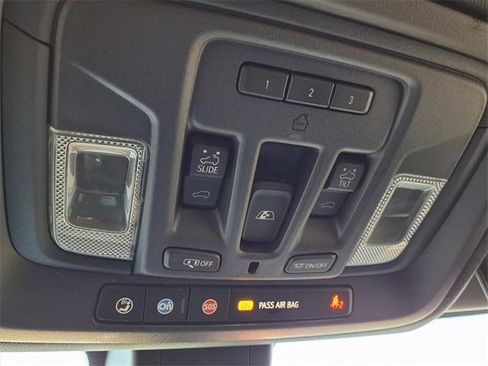 Used 2019 Chevrolet Silverado 1500 High Country w/ Technology Package image 18