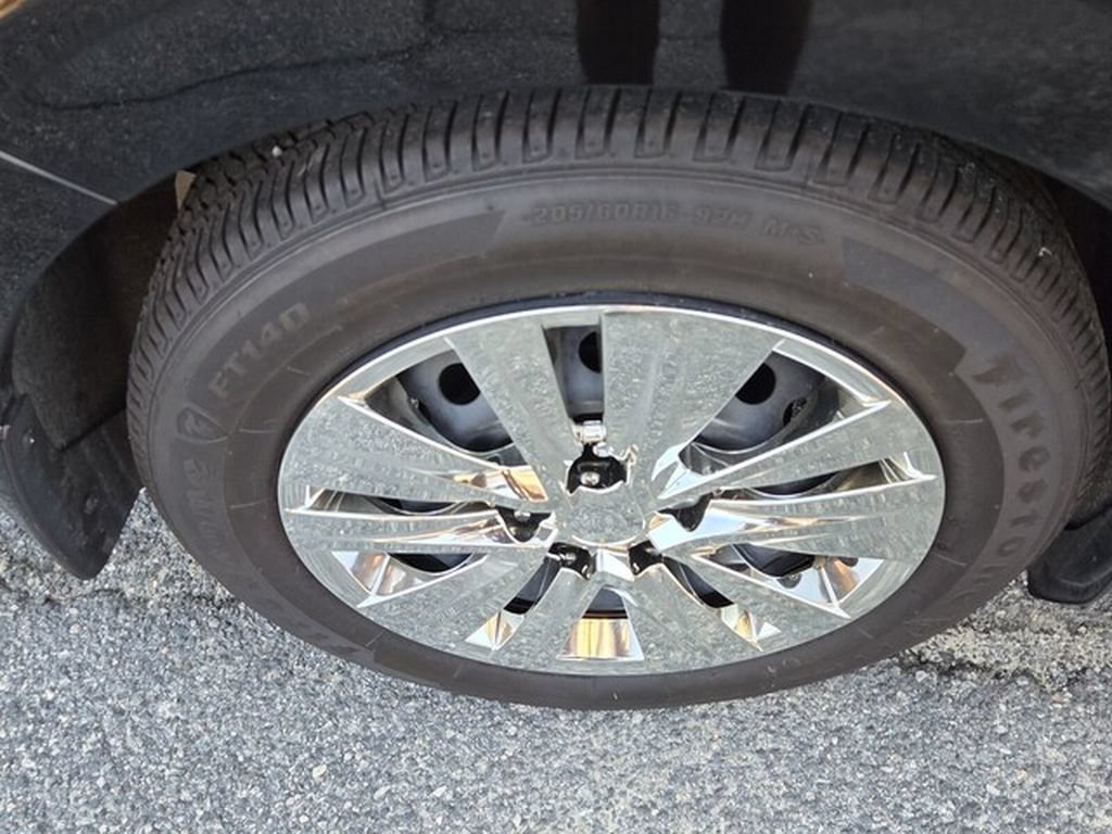 Used 2025 Nissan Sentra S FWD image 15