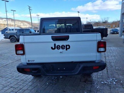 New 2026 Jeep Gladiator Sport AWD/4WD image 7