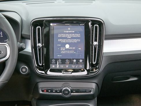 New 2026 Volvo XC40 B4 Plus w/ Climate Package image 25