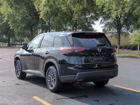 Used 2024 Nissan Rogue S AWD/4WD image 3