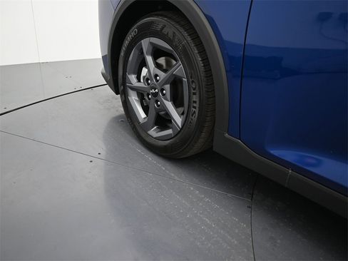New 2025 Kia K4 LXS image 11