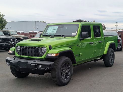 New 2025 Jeep Gladiator Sport AWD/4WD image 3