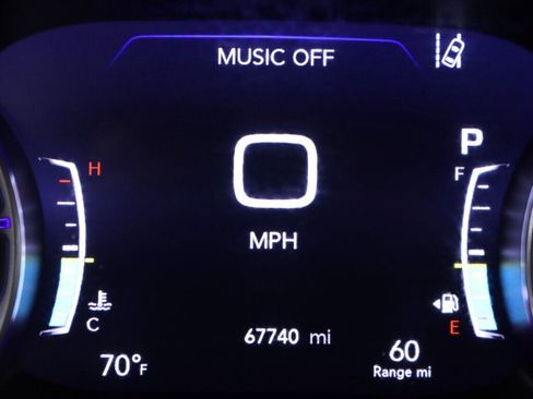 Used 2022 Chrysler Pacifica Touring-L w/ Uconnect Theater Family Group FWD image 15
