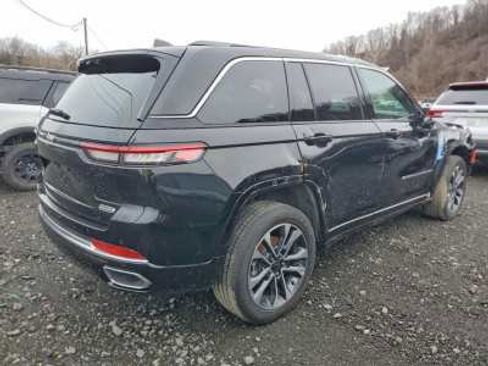 Used 2025 Jeep Grand Cherokee Overland w/ Luxury Tech Group IV AWD/4WD image 4