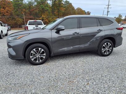Used 2021 Toyota Highlander XLE