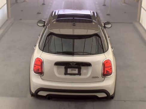 Used 2023 MINI Cooper 4-Door Hardtop w/ Signature Upholstery Package FWD image 10