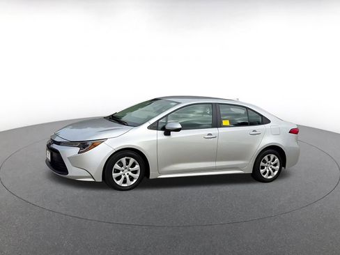 Used 2025 Toyota Corolla LE image 8