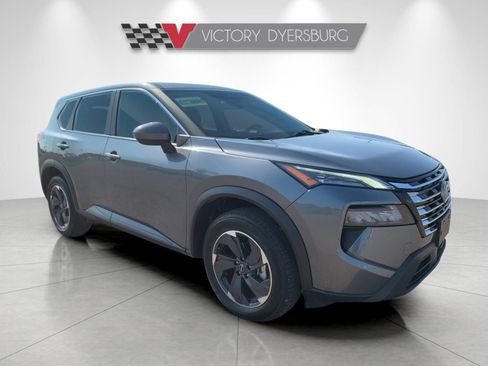 Used 2024 Nissan Rogue SV FWD image 1