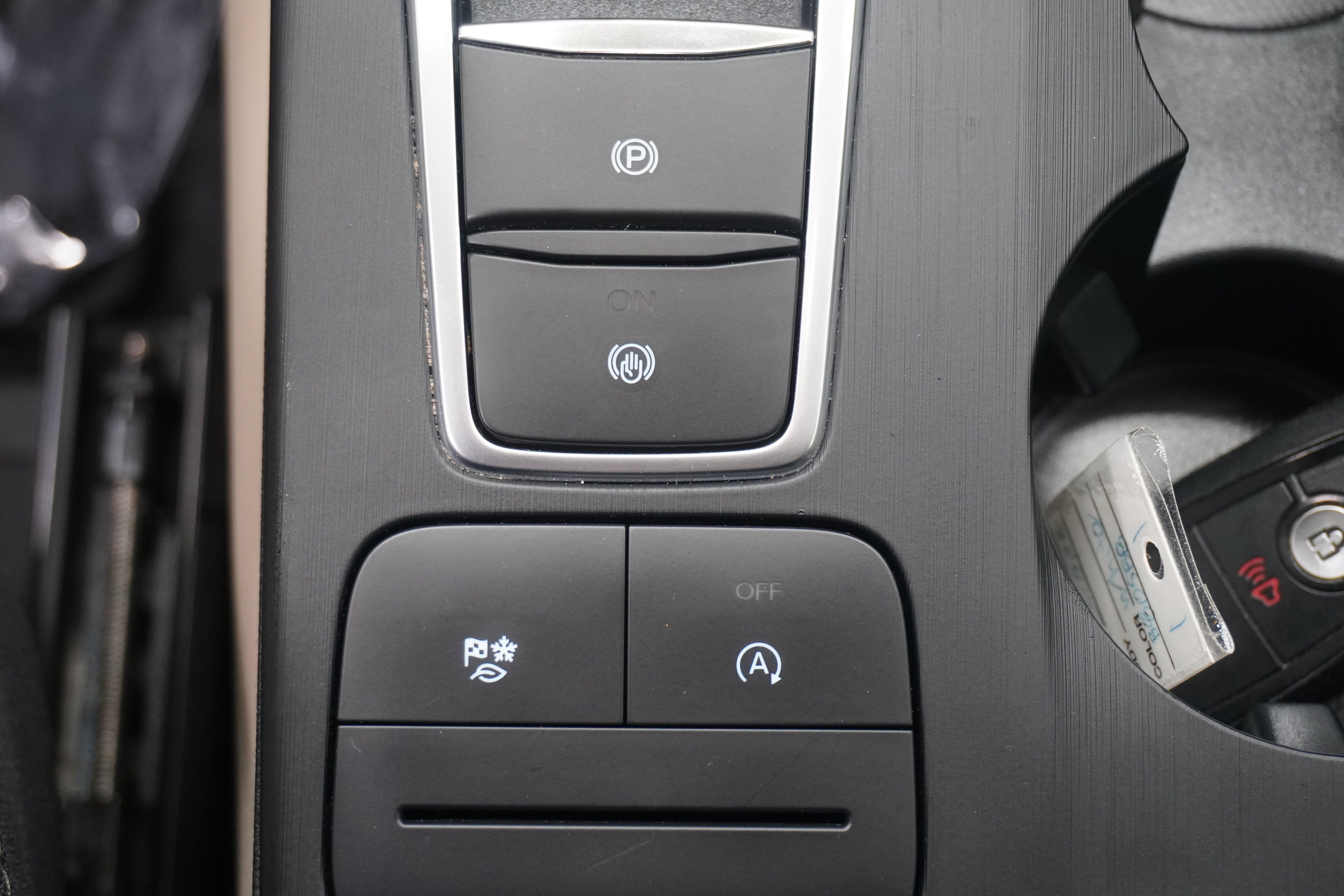 Used 2020 Ford Escape SE FWD image 21