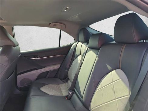 Used 2019 Toyota Camry XLE image 15