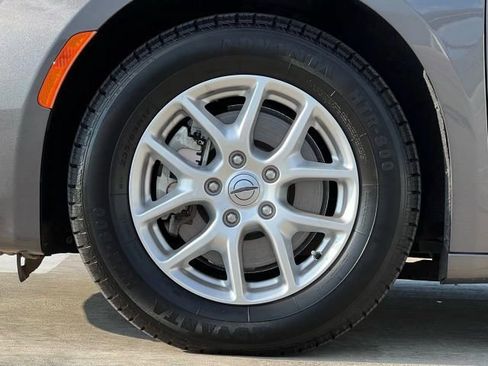 Used 2020 Chrysler Voyager Lxi image 56