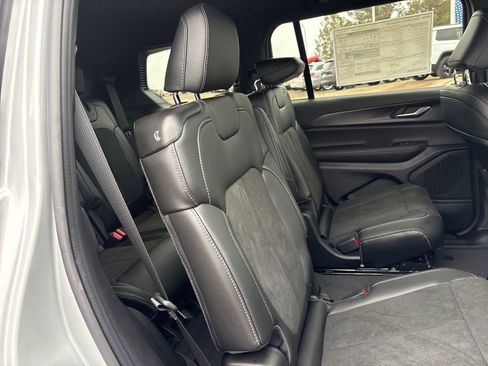 New 2025 Jeep Grand Cherokee L Altitude RWD image 22