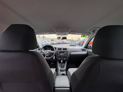 Used 2017 Volkswagen Jetta S image 21