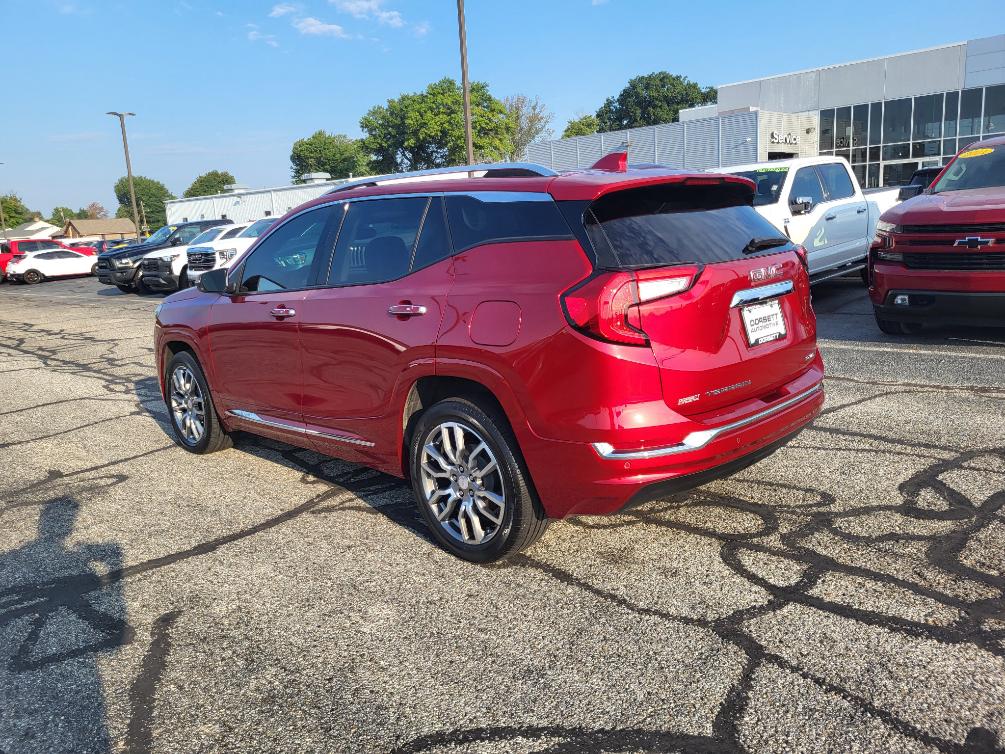 Used 2024 GMC Terrain Denali w/ Denali Premium Package AWD/4WD image 8