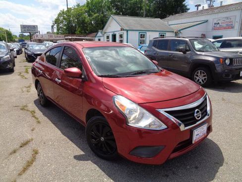Used 2018 Nissan Versa SV FWD image 4