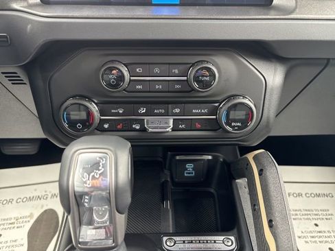 New 2025 Ford Bronco Badlands image 24