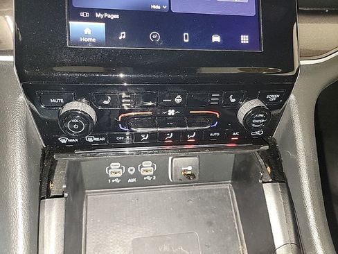 Used 2023 Jeep Grand Cherokee Altitude image 20