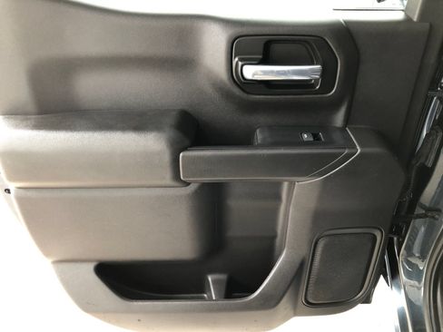 Used 2020 Chevrolet Silverado 1500 Custom w/ Custom Value Package AWD/4WD image 12