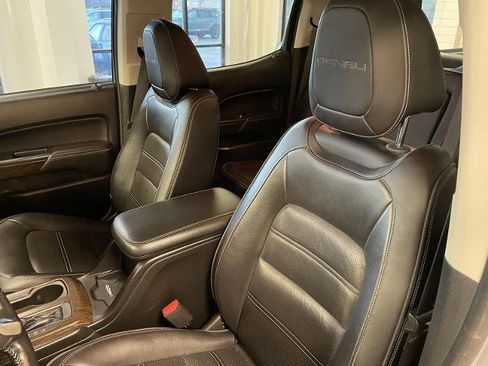 Used 2018 GMC Canyon Denali image 18