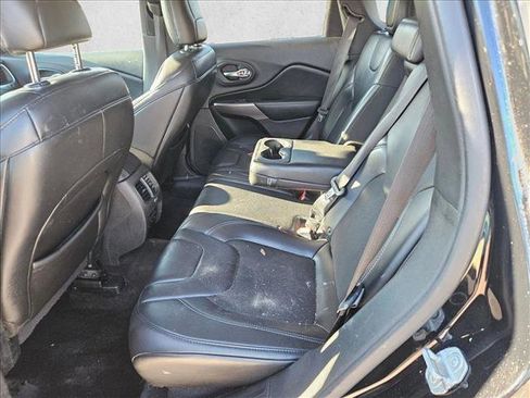 Used 2019 Jeep Cherokee Latitude Plus image 9