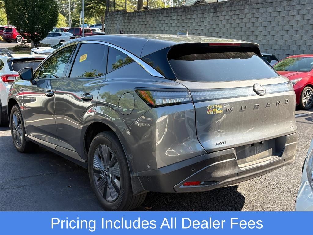Used 2025 Nissan Murano SL AWD/4WD image 3