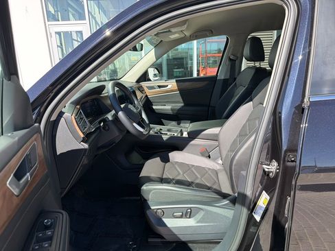 Certified 2024 Volkswagen Atlas SE image 11