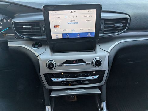 Used 2020 Ford Explorer XLT w/ Equipment Group 202A image 21