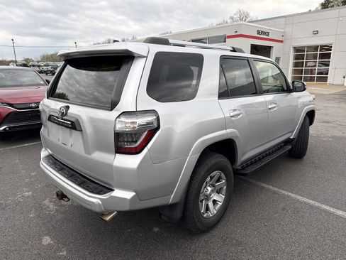 Used 2016 Toyota 4Runner Trail Premium AWD/4WD image 13