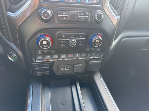 Used 2019 Chevrolet Silverado 1500 High Country w/ Technology Package image 22