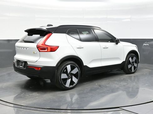 Used 2024 Volvo XC40 Recharge Ultimate w/ Protection Package Premier image 7