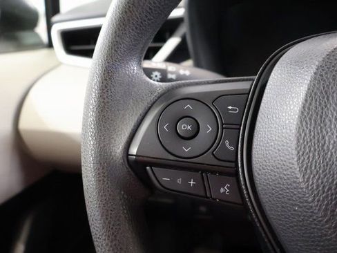 Used 2020 Toyota Corolla LE image 17