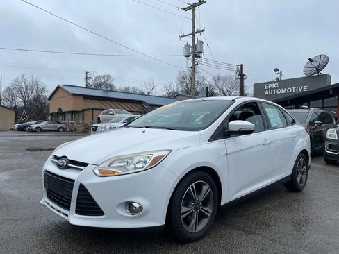 Used 2014 Ford Focus SE w/ SE Sport Package image 1