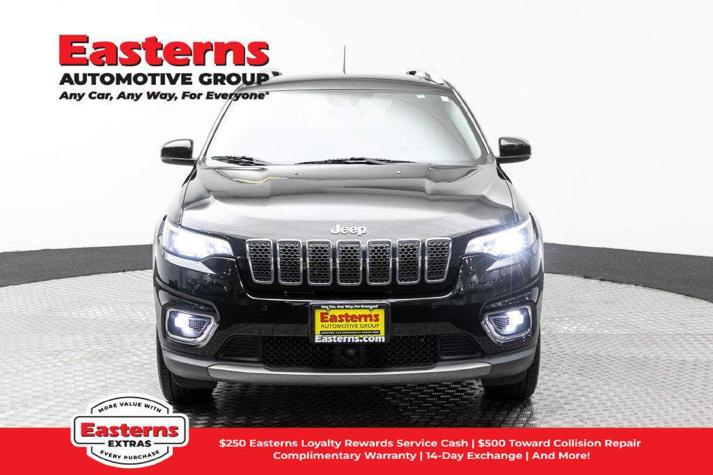 Used 2021 Jeep Cherokee Limited w/ Mopar Interior Package AWD/4WD image 3