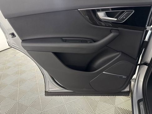 Used 2018 Audi Q7 3.0T Prestige image 11