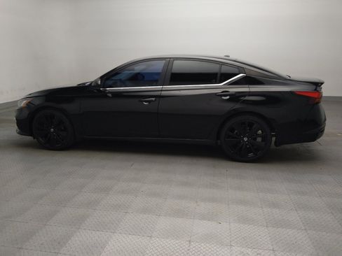 Used 2022 Nissan Altima 2.5 SR w/ Midnight Edition Package FWD image 3