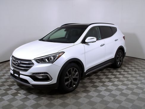 Used 2018 Hyundai Santa Fe Sport w/ 2.0T Ultimate Tech Package 05 AWD/4WD image 3