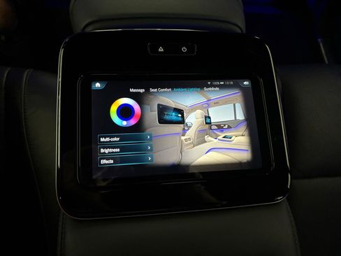 Used 2023 Mercedes-Benz Maybach GLS 600 4MATIC image 39