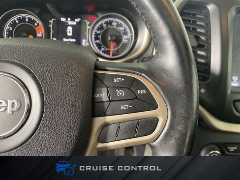 Used 2017 Jeep Cherokee 75th Anniversary AWD/4WD image 25