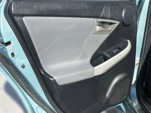 Used 2015 Toyota Prius Four image 28