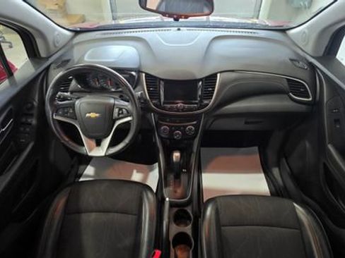 Used 2019 Chevrolet Trax LT w/ LT Convenience Package image 30
