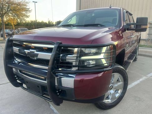 Used 2009 Chevrolet Silverado 1500 LT w/ Texas Edition image 2