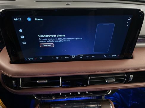 Used 2025 Lincoln Aviator Reserve image 11