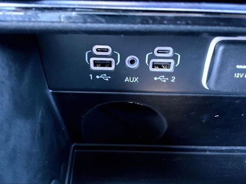 Used 2024 Jeep Grand Cherokee Limited w/ Black Appearance Package image 32