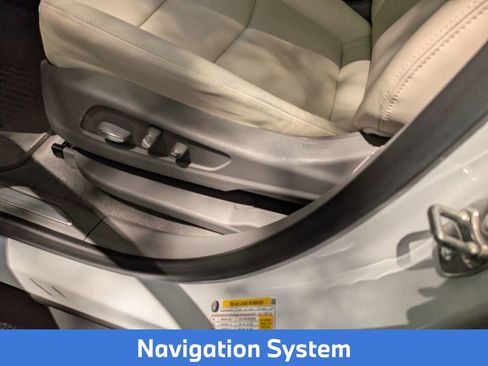 Used 2025 Cadillac XT5 Premium Luxury image 17