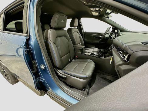 New 2026 Buick Envista Sport Touring w/ Convenience I Package FWD image 29