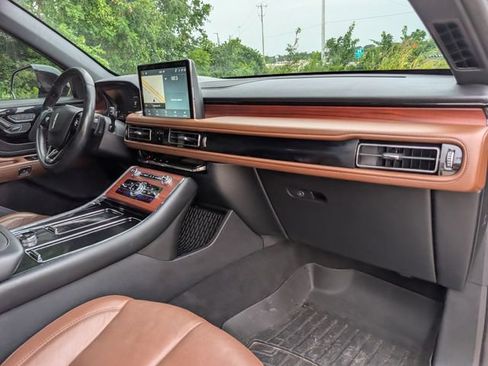 Used 2023 Lincoln Aviator Reserve w/ Equipment Group 201A AWD/4WD image 29