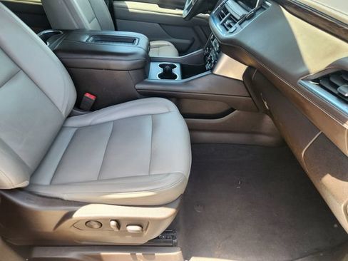 Used 2021 Chevrolet Suburban LT RWD image 10