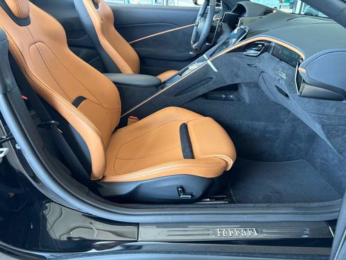 Used 2025 Ferrari Roma Spider RWD image 34